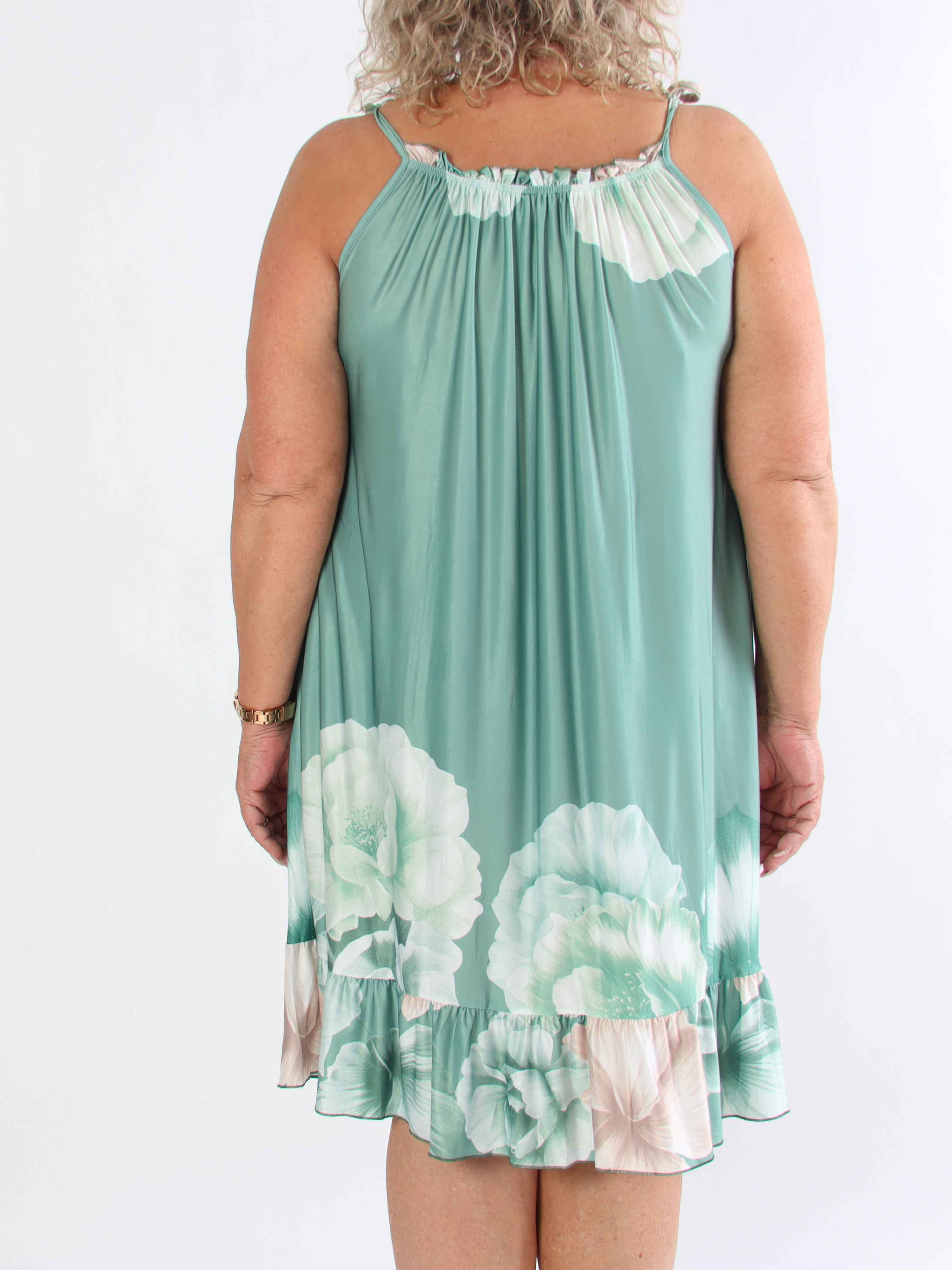 Maya Short - Elastisk plus size sommarklänning med blommigtmönster